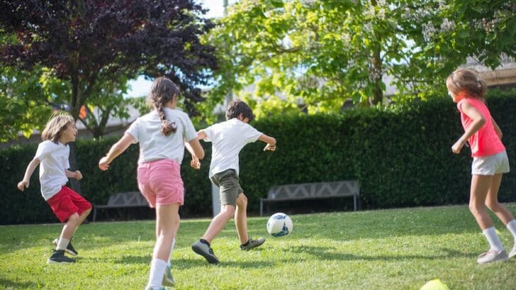 L'ascension des paris sportifs chez les jeunes : entre séduction et prévention