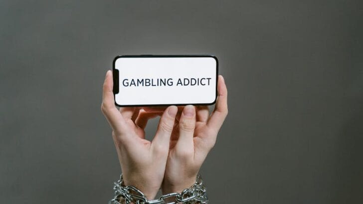 L'impact psychologique des jeux de casino en ligne sur les jeunes adultes : une analyse des risques et des conséquences